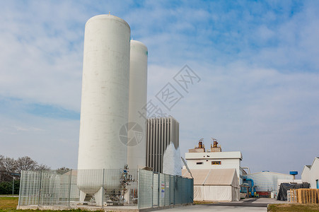 瓶子技术燃料液氧厂储油罐和热交换圈一个工厂的背景图片