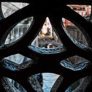 岛威尼斯人在意大利威尼斯的叹息桥内开张时的外部观点老图片