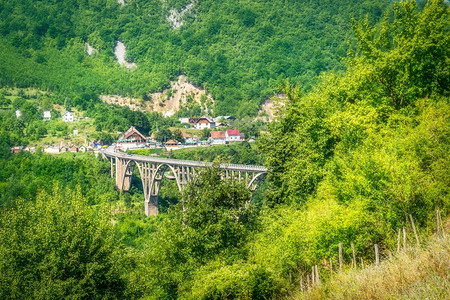 Durmitor黑山桥Durmitor山的Djardjevica桥天线杜德维察自然背景