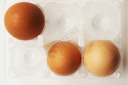 包装盒中的鸡蛋图片