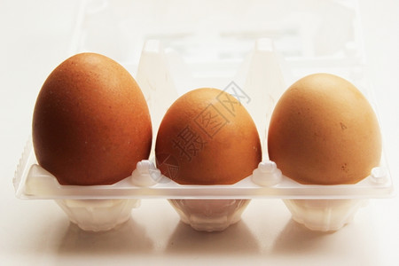 塑料装盒中的鸡蛋图片
