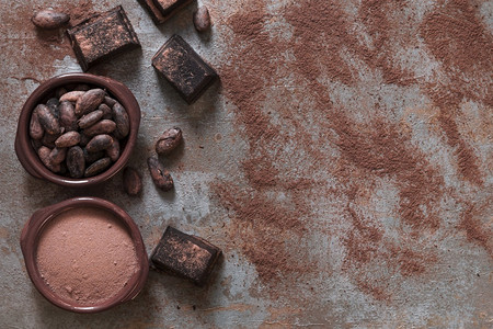 配巧克力片的可奶粉豆破碎的牛树图片