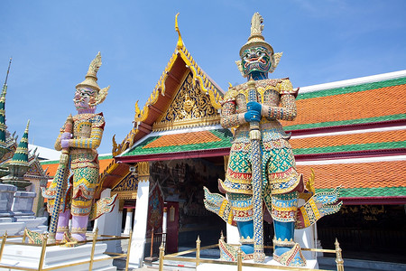 精神泰国蓝天寺庙守护神的泰国暹亚洲人图片