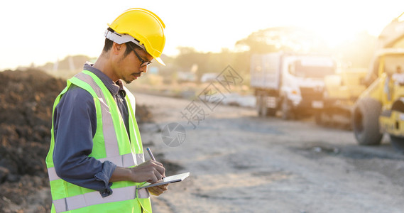 头盔使用安全帽建筑师高清图片