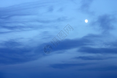 悲惨的满月在清凉的夜云中哥特柔软度技能设计图片