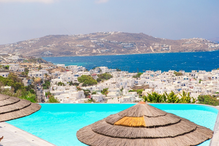 游艇全景假期希腊米科诺斯岛传统希腊村庄的景观希腊欧洲图片
