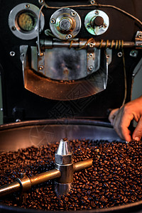 机器烘烤咖啡豆图片