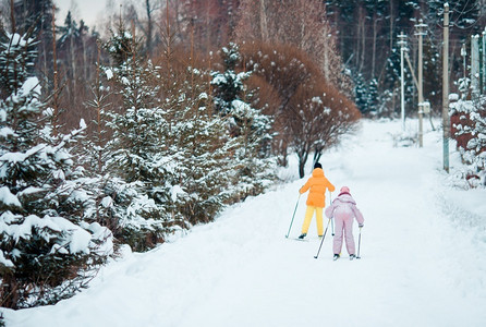 冬季滑雪者图片