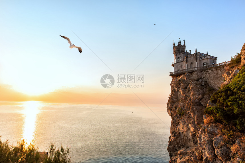 悬崖乌克兰里米亚日落时的燕窝城堡乌克兰里米亚日落时的燕窝城堡美丽天图片