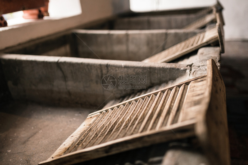古代科尔多瓦洗衣房西班牙配木洗涤板水古董经典的图片
