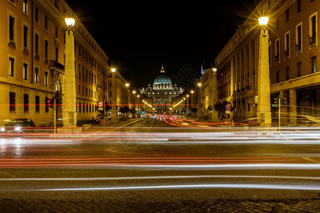 圣彼得巴西里卡和梵蒂冈夜城意大利罗马市景观电的黑暗图片