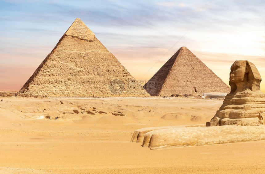 景观埃及著名的金字塔和伟大斯芬克吉扎游客天空图片