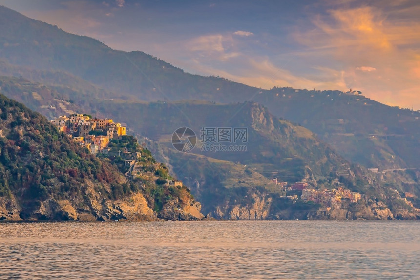 Corniglia欧洲辛克特尔意大利CinqueTerre欧洲地中海山脉多彩的城市风景五连屋吸引力图片