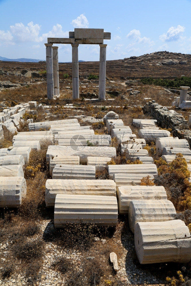 过去的地标雕塑Delos岛是希腊重要考古遗址之一位于希腊图片