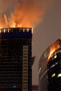 危险黑暗的Mocsow市商业区两层未完成的联邦塔火力2014年结构体图片