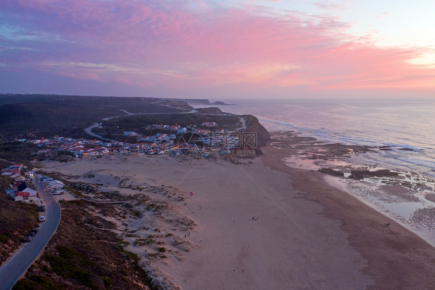 克莱里戈日落时从蒙特克里戈山位于葡萄牙西海岸大洋暮图片