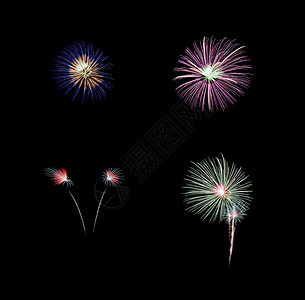 四大门神周年纪念日红色的黑暗夜空中爆炸彩色节庆四大烟花集在黑色背景上隔绝设计图片