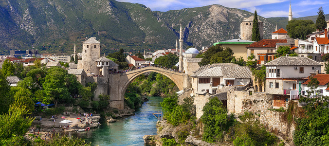 山桥景观文化地点波黑著名的桥受欢迎旅游目地波斯尼亚和黑塞哥维那老城镇莫斯塔尔Mostar的Landmarks波斯尼亚和黑塞哥维纳旧城背景