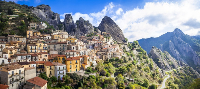 卡斯特尔梅扎诺旅游意大利巴西卡塔地区Castelmezzano山丘村多洛米蒂外部的背景