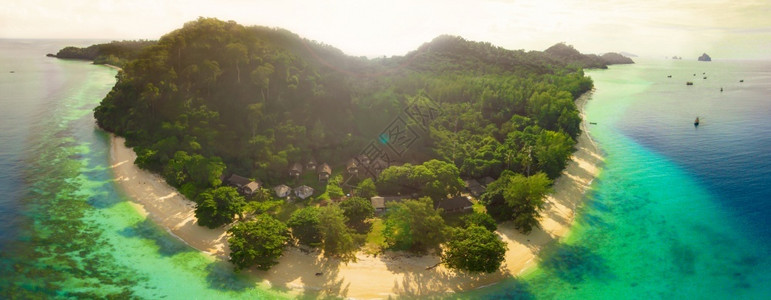 水泰国的心形岛屿空中观景天线成形图片