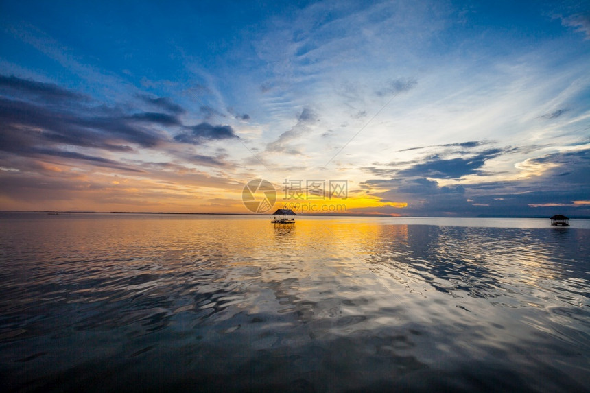 日出海浪天气江日落和多云泰国图片