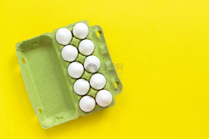 绿色盒子装的鸡蛋图片