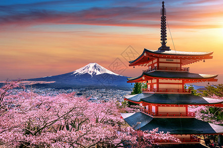 樱满集虚空春天的樱花开日本落时春丽托塔和藤山亚洲人神道樱桃背景