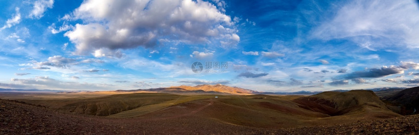 生态秋天的阿尔泰山和丘陵全景照片秋天的阿尔泰山和丘陵全景照片颜色树图片