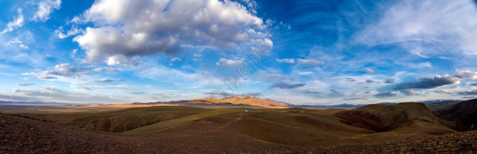 生态秋天的阿尔泰山和丘陵全景照片秋天的阿尔泰山和丘陵全景照片颜色树图片