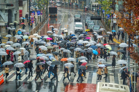 亚洲人天线日本东京雨季横渡日本东京顶尖风景亚洲图片