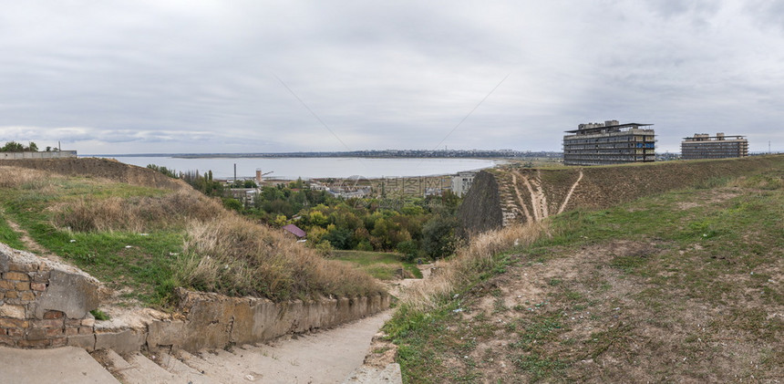 景观乌克兰敖德萨的旧墙和掉落到盐河口Kuyalnik乌克兰奥德萨的旧墙和乌克兰奥德萨的旧河口变暖气候图片