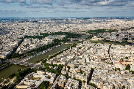 法国巴黎塞纳河航拍图片