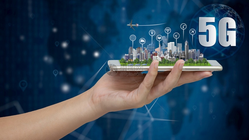 5G网络无线系统和各种事物的互联网智能城市和通信网络手持智能机现代城市模型连接全球无线装置网SmartCity和通信网络家无线的图片