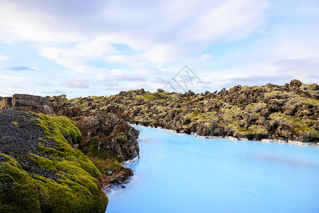 蓝色环礁湖填满白蓝色热水的火山构造著名维克按摩图片