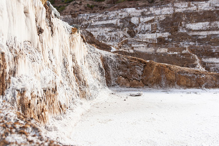 马拉斯岩石山盐的垂直积聚和纵向蓄积图片