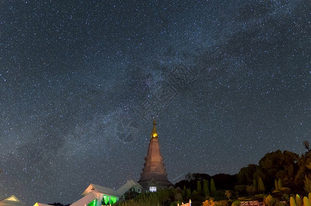 因弗诺多伊因纳顿公园地标塔星迹位于泰国清迈长期接触有噪音和牛奶方式的塔传统大气层诺帕插画