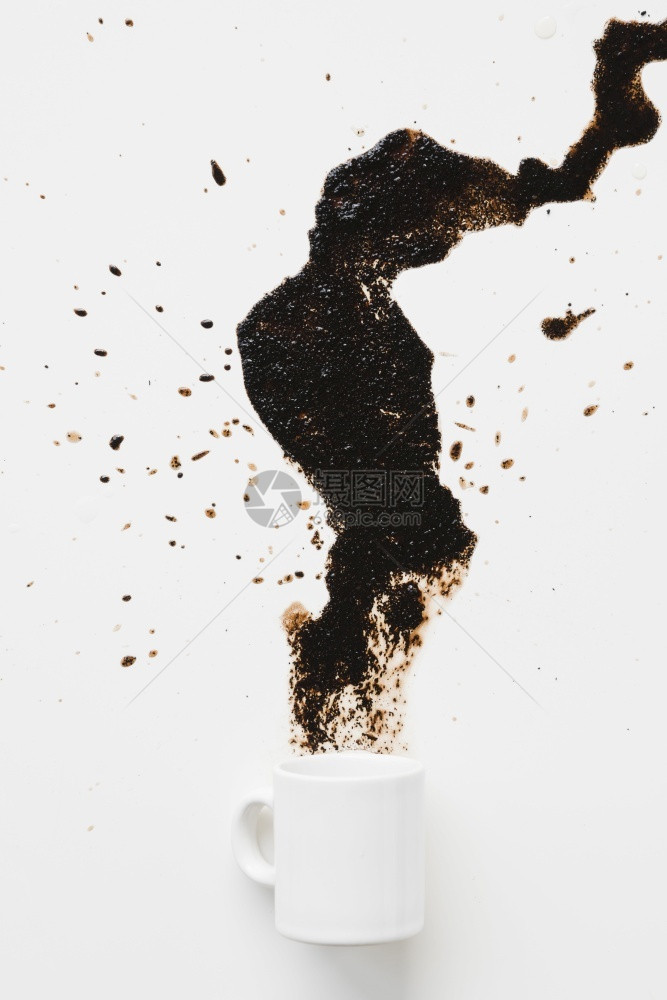 高分辨率清晰度照片最上视图咖啡色杯子优质照片弄脏黑色的马克杯图片
