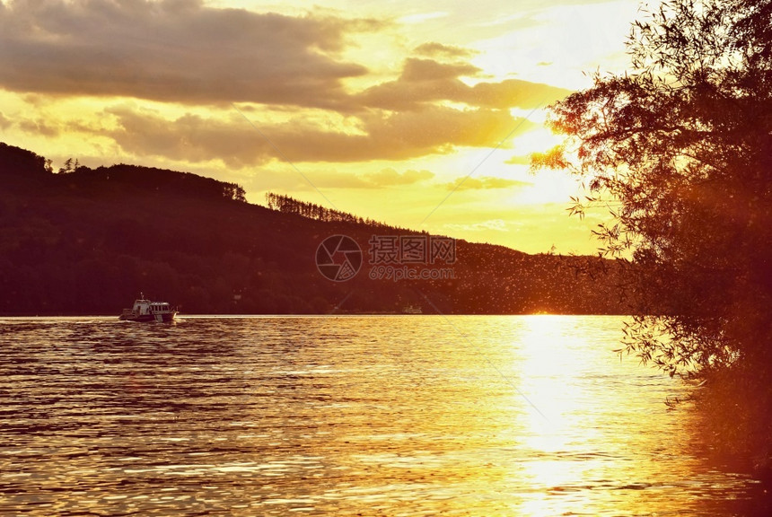 布尔诺大坝Brno的美丽夕阳捷克欧洲黄昏捷克语水布尔诺图片