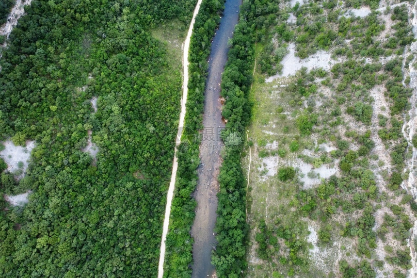 质量埃布罗景观Ebro河峡谷在西班牙布尔戈斯的空中观察西班牙布尔戈斯的Ebro河峡谷图片