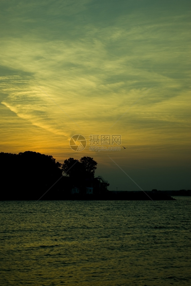 日出金的保加利亚黑海绿色蓝日落黑海城市图片