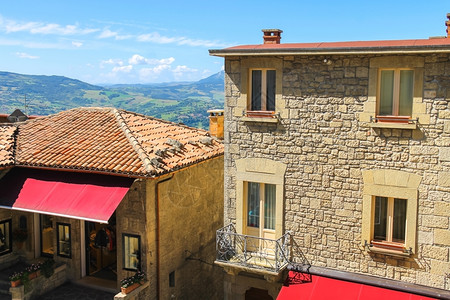 欧洲的游客别墅圣马力诺风景如画的意大利住宅图片