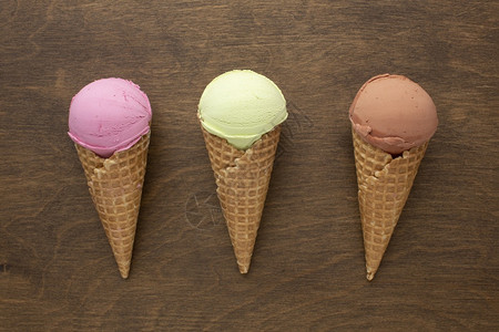 高清晰度光解冰淇淋和香味表的冰淇淋优质相片等高的小吃舀图片