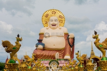 旅游暹苏梅岛泰国WatPlaiLaemKohSamui大佛区雕像图片