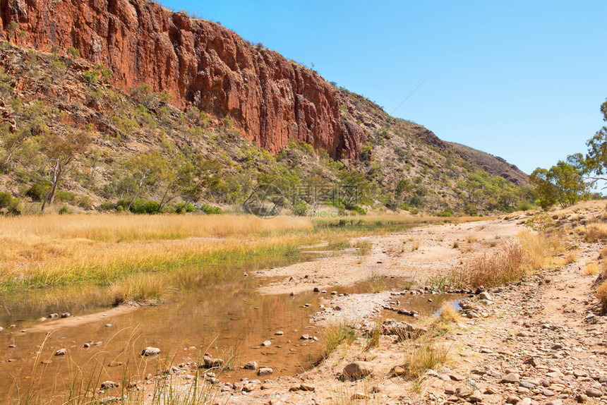 GlenHelenGorge麦克唐纳山脉澳大利亚北部地区岩石景观红色的图片