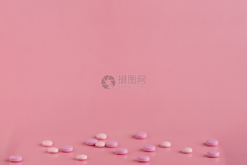 药剂学一种接收粉红圆丸台风横幅最高点药店广告粉红圆丸台风横幅最高点的粉红圆丸概念图片