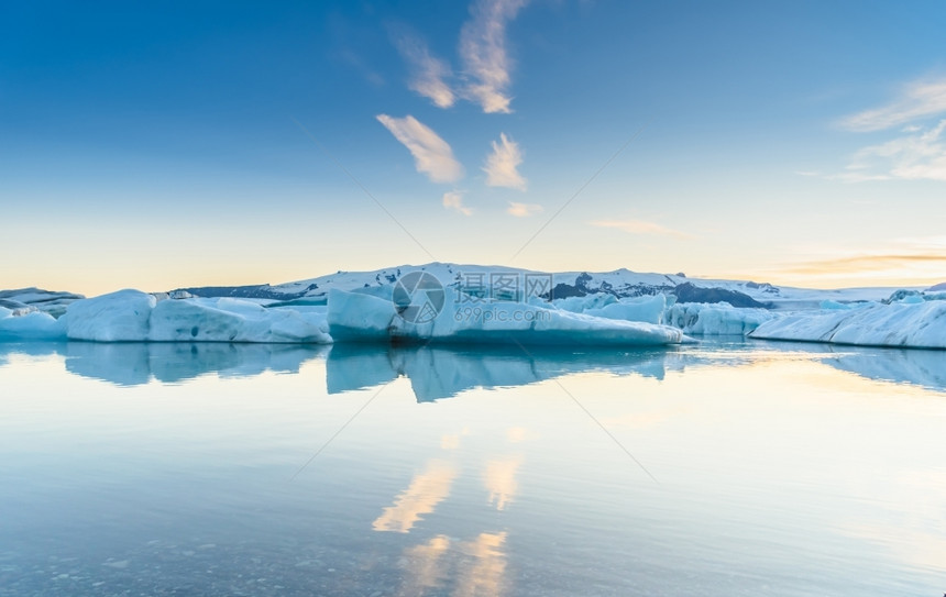 天空霜自然冰岛Jokulsarlon冰川环礁湖的山全球变暖和气候化概念的美景有选择重点图片