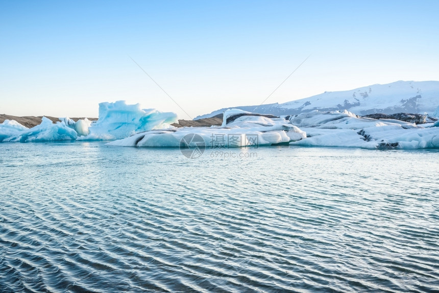 极冰岛Jokulsarlon冰川环礁湖山景象全球变暖概念美丽景观图片