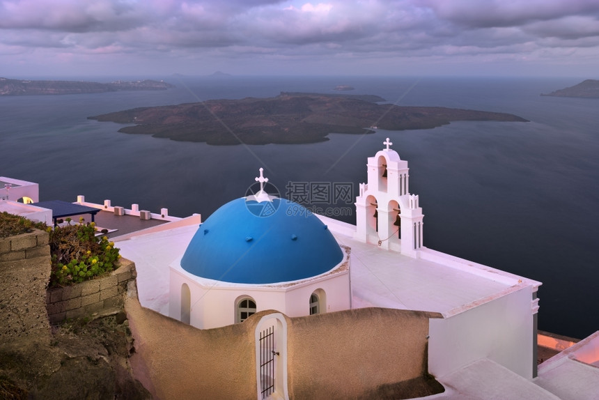 建造钟楼景观上午圣西奥多教堂希腊圣托里尼菲拉图片