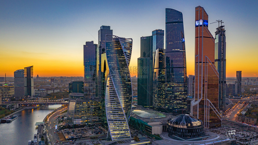 目的地天际线旅行莫斯科市天线空中观测莫斯科国际商业和金融中心日落时与俄罗斯莫科河的国际商业和金融中心图片