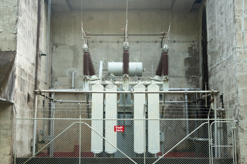 变压器安装在电厂中已安装于电厂中绝缘转变图片